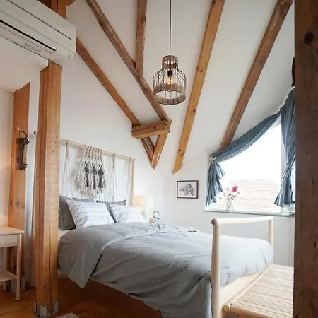 Modern Loft With Balcony In The Heart Of * 索菲亞
