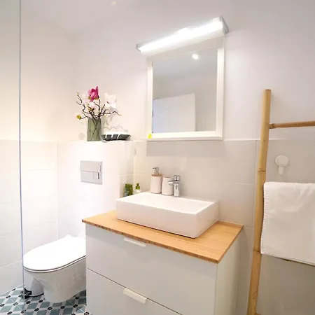 Modern Loft With Balcony In The Heart Of 索菲亞