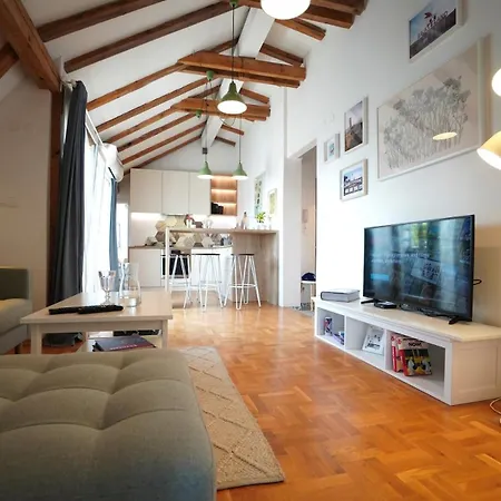 公寓 Modern Loft With Balcony In The Heart Of 索菲亞